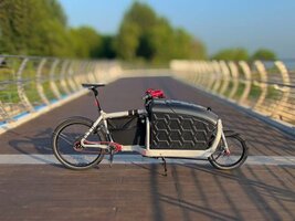 Carbon-Box-for-Bullitt-Cargo-Bike-6-800x600.jpg